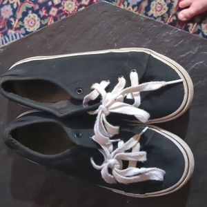 Shows paintings bracelets jewelry and others